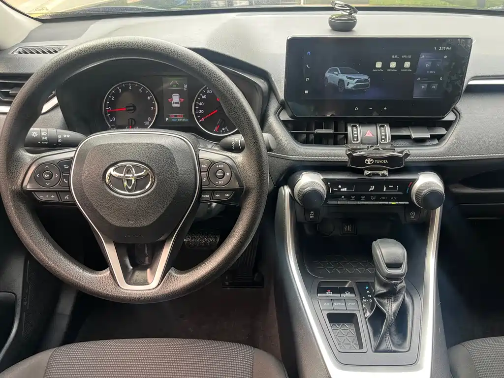 Toyota RAV4 — миниатюра 12
