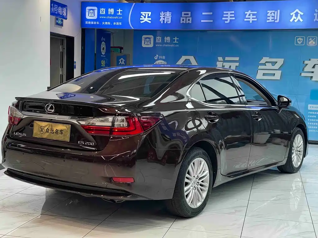 Lexus ES — миниатюра 6