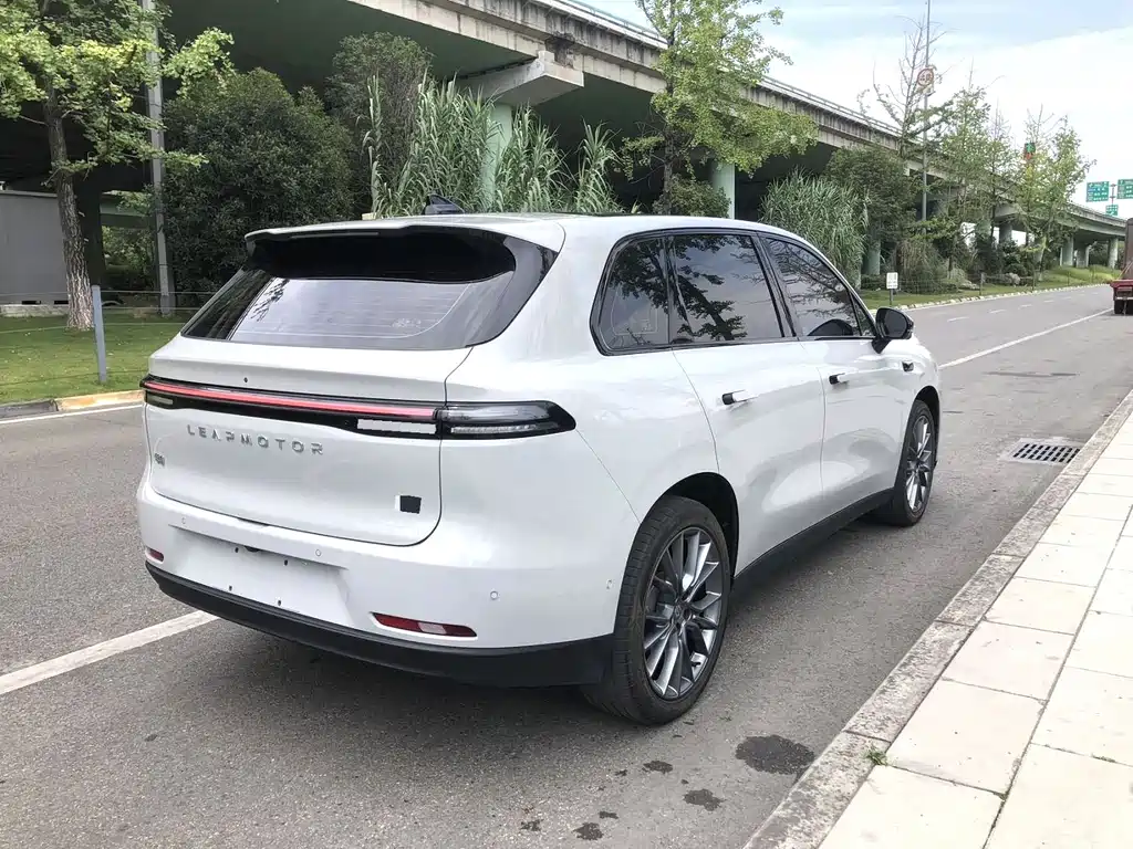 Leapmotor Leapmotor C10 — миниатюра 4