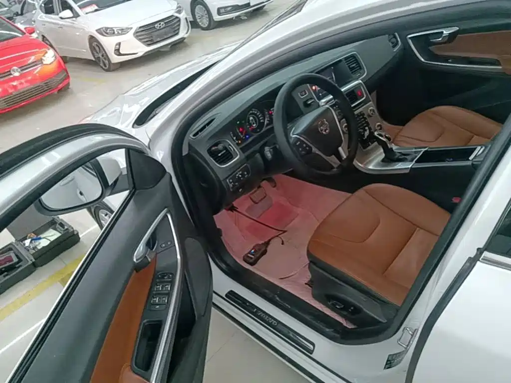 Volvo S60 — миниатюра 16