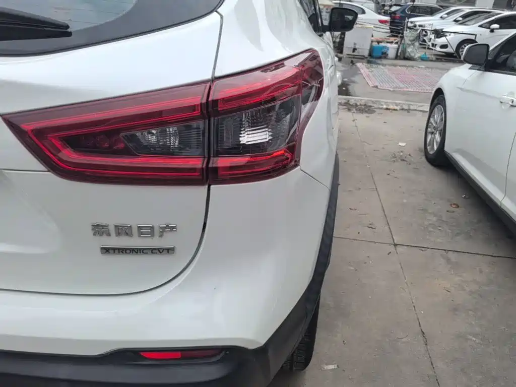 Nissan Qashqai — миниатюра 8