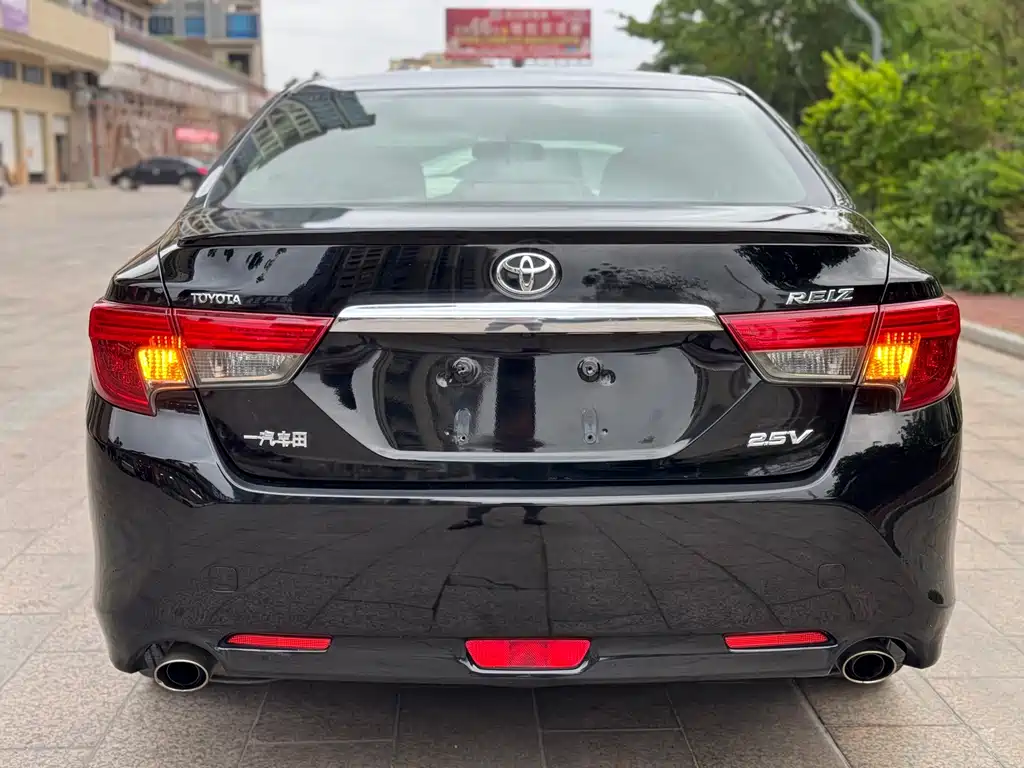 Toyota Reiz — миниатюра 4