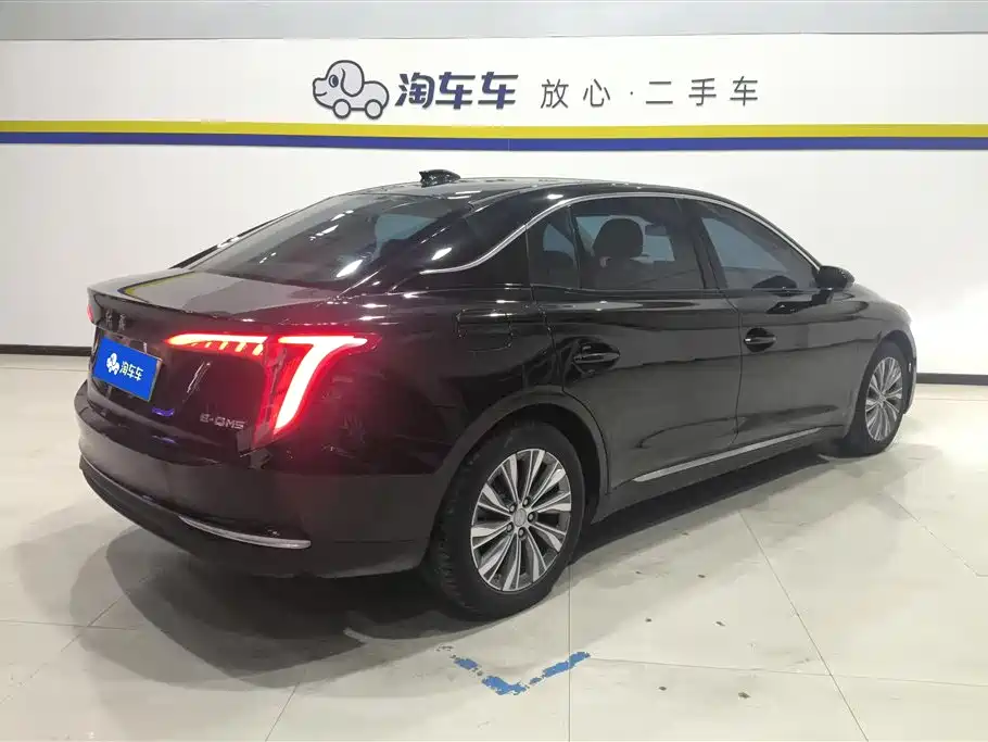 Hongqi HONGQI E QM5