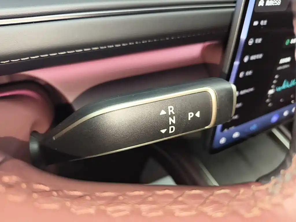 NIO ES8 — миниатюра 14