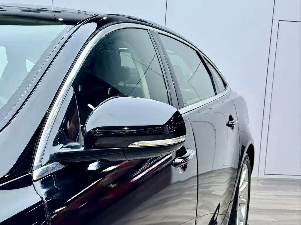 Jaguar XJ — миниатюра 26