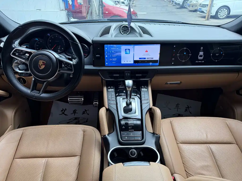 Porsche Cayenne — миниатюра 6