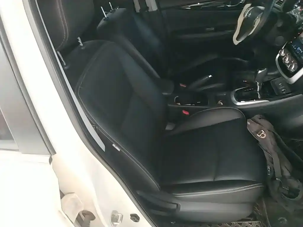 Nissan Tiida — миниатюра 25
