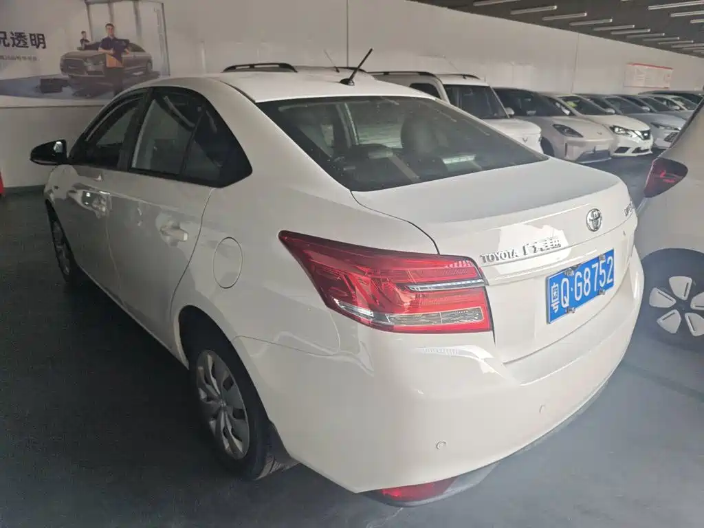 Toyota Yaris L — миниатюра 5