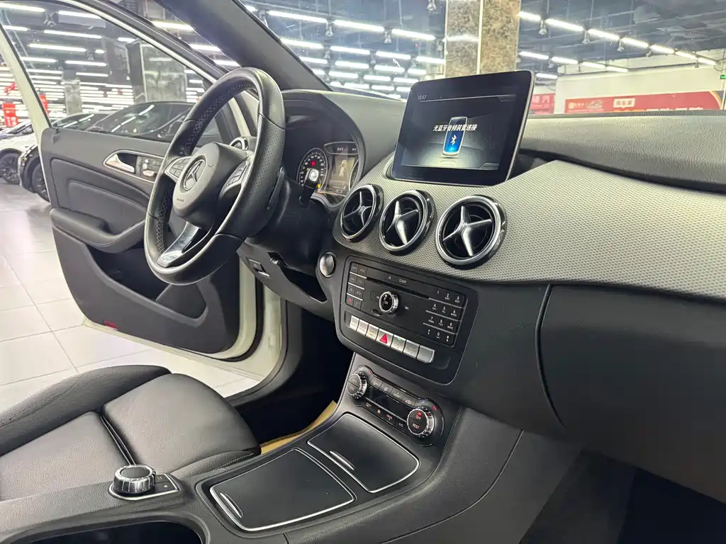 Mercedes-Benz B-Class — миниатюра 10