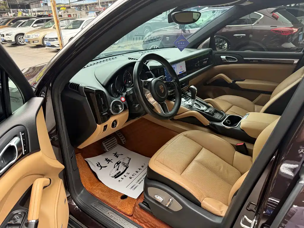 Porsche Cayenne — миниатюра 3