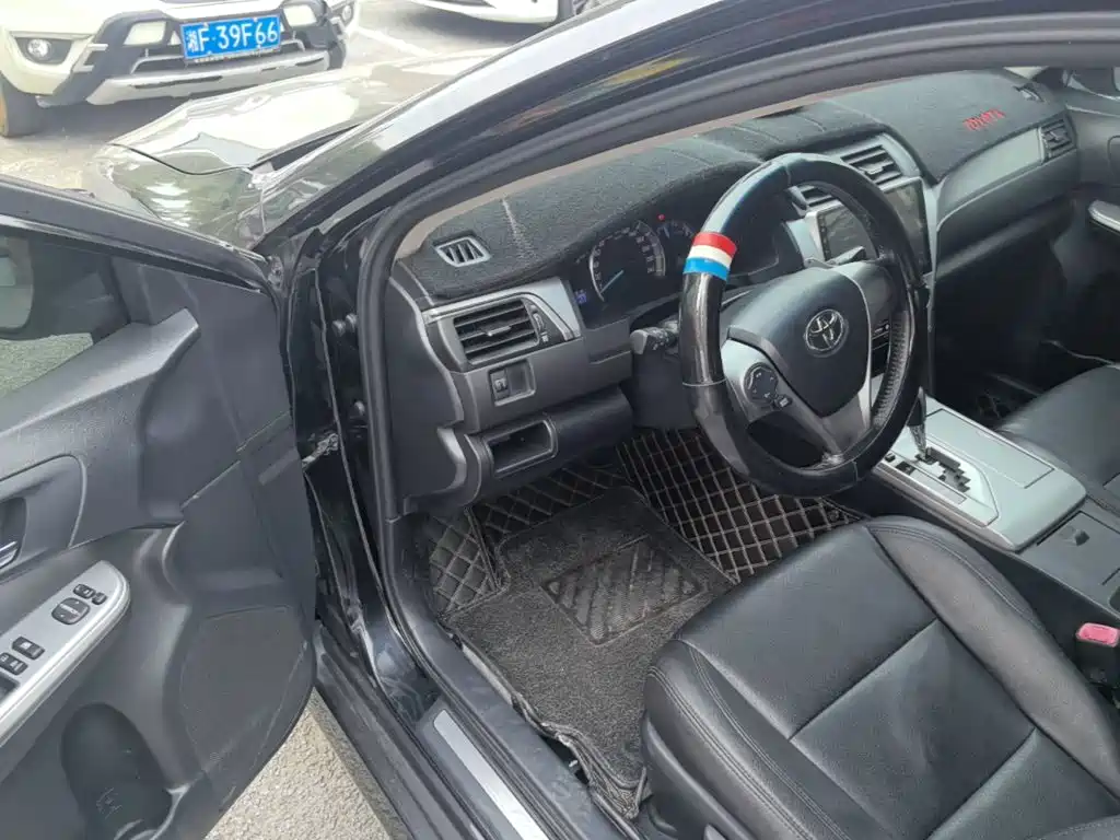 Toyota Camry — миниатюра 16