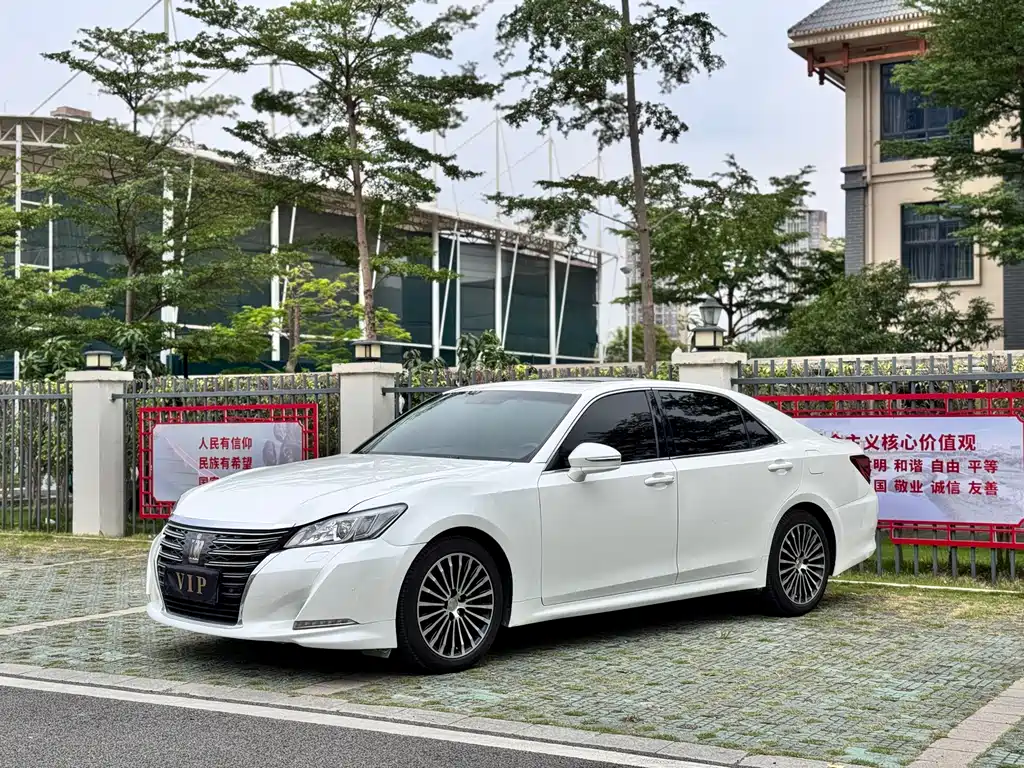 Toyota Crown 2019