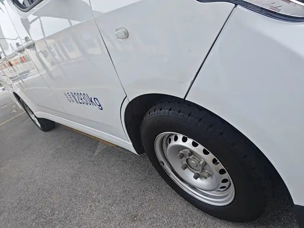 Wuling Yangguang — миниатюра 21
