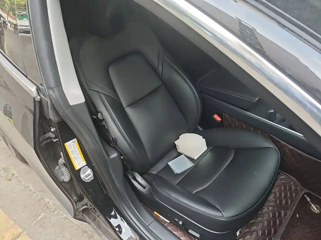 Tesla Model 3 — миниатюра 25