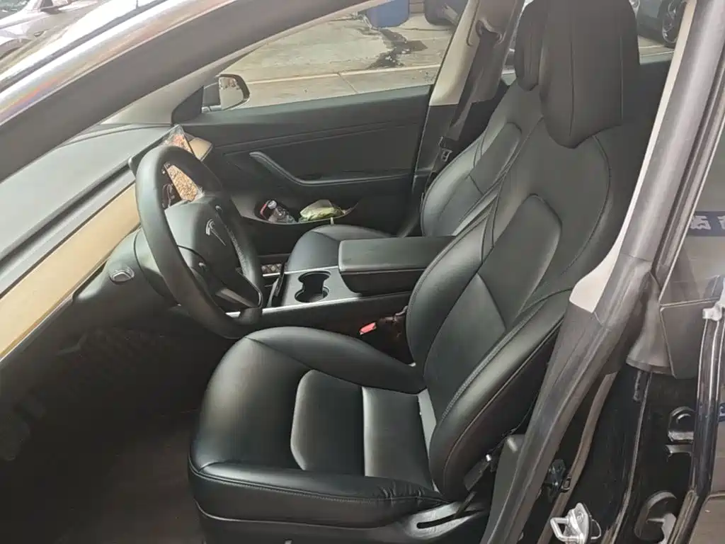 Tesla Model 3 — миниатюра 15