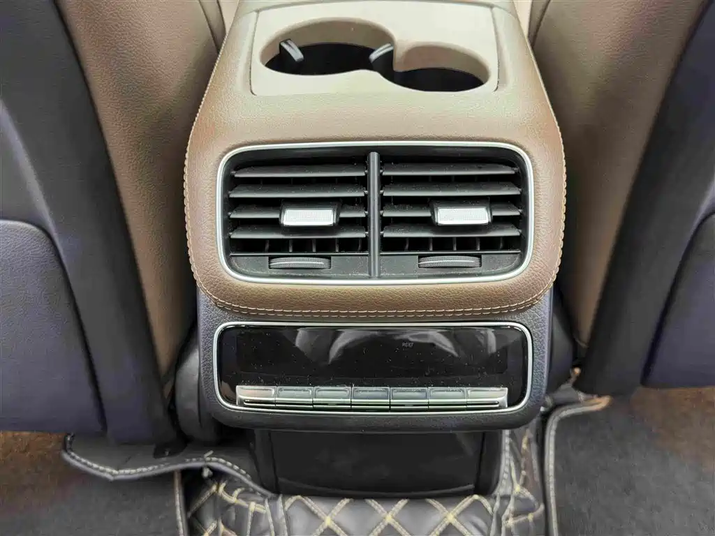 Mercedes-Benz GLE New Energy — миниатюра 14