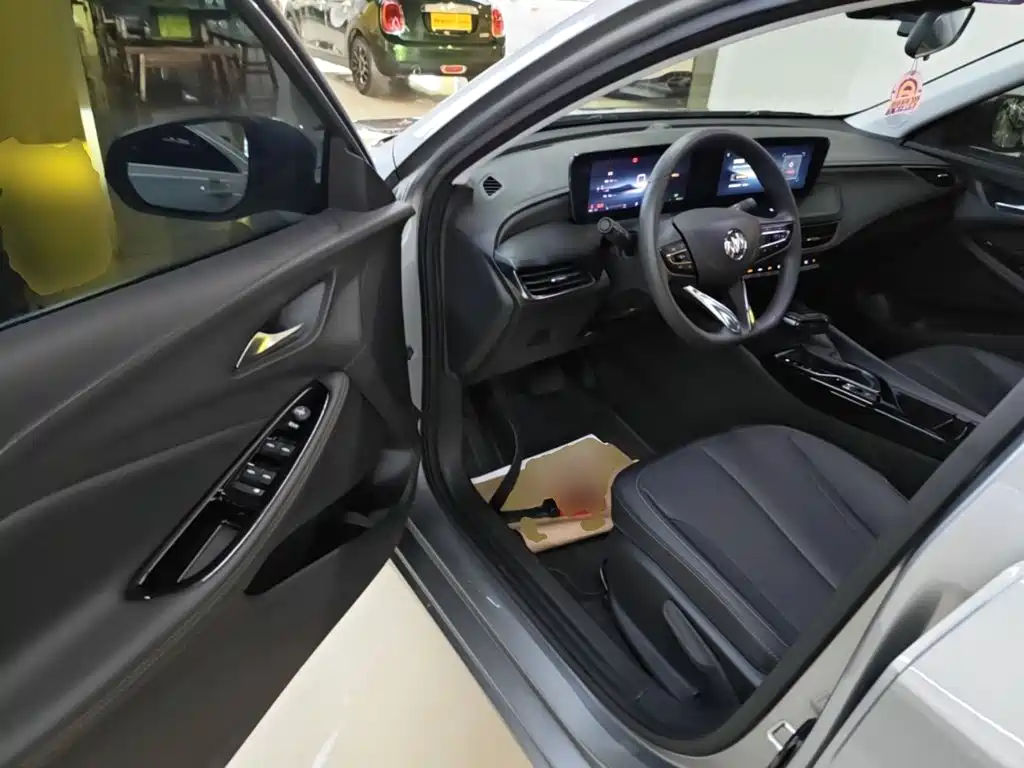 Buick Verano — миниатюра 16
