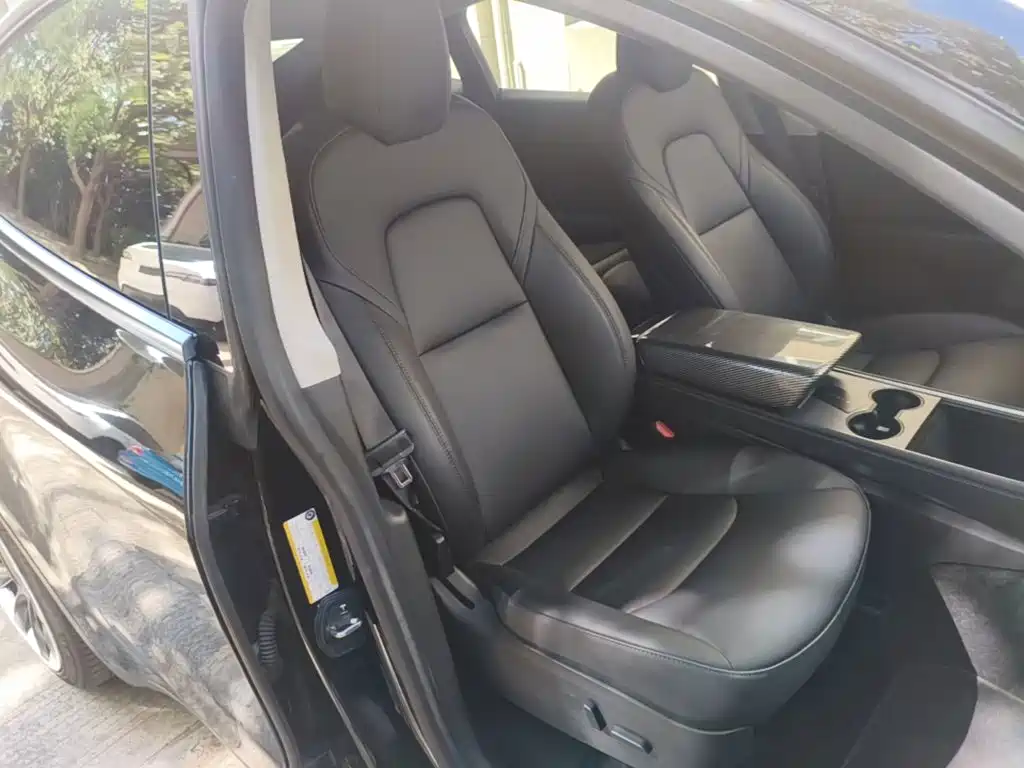 Tesla Model Y — миниатюра 25
