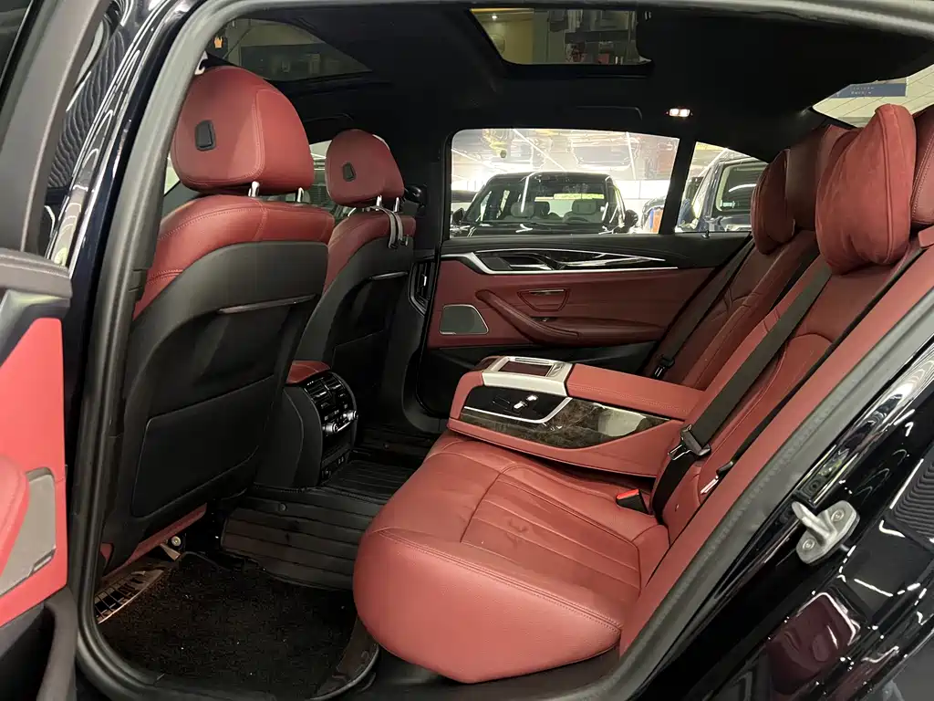 BMW 5 Series — миниатюра 5