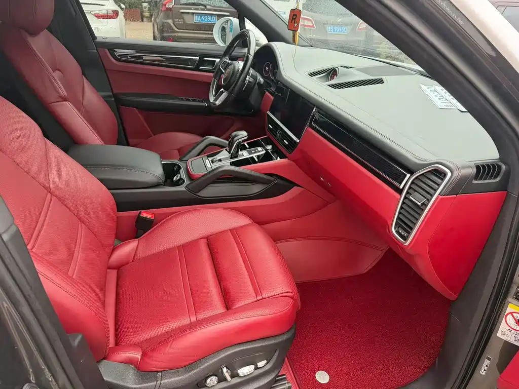 Porsche Cayenne — миниатюра 4