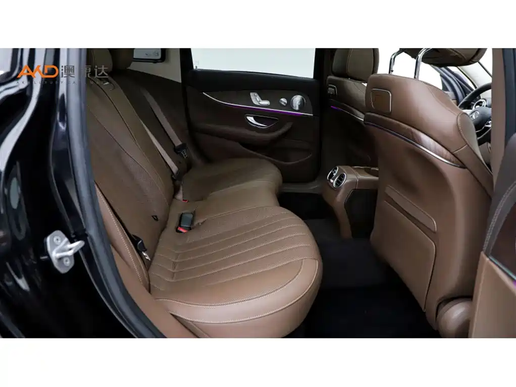 Mercedes-Benz E-Class — миниатюра 8
