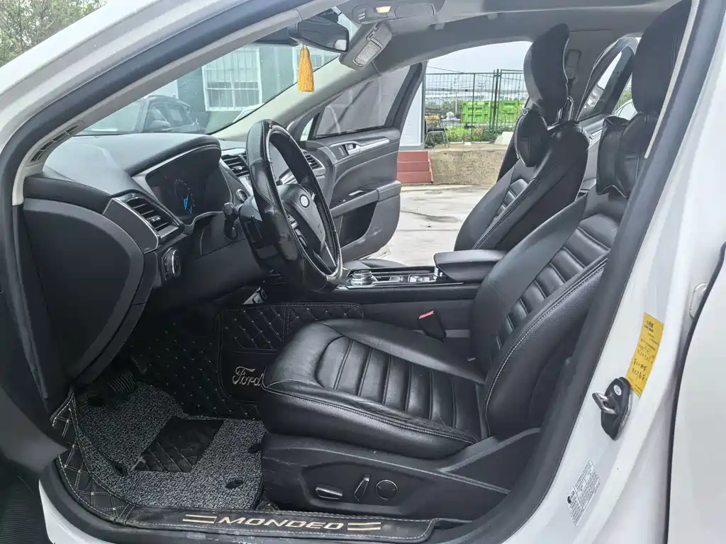 Ford Mondeo — миниатюра 7