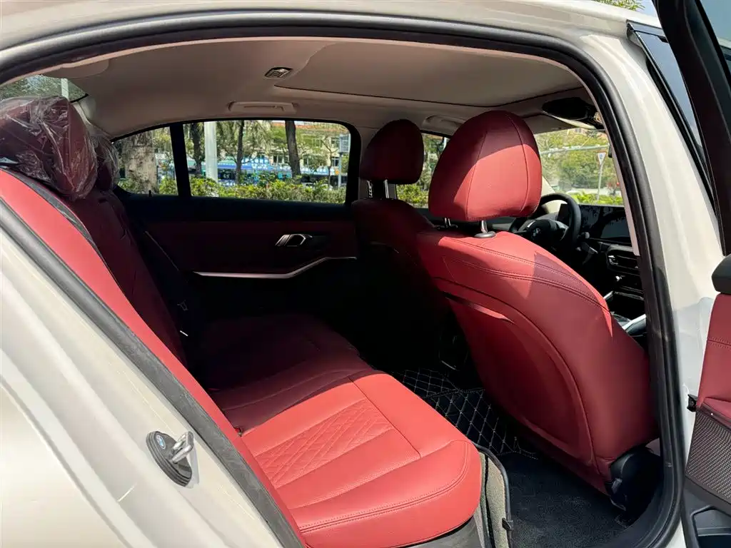 BMW i3 2024 eDrive 40 L