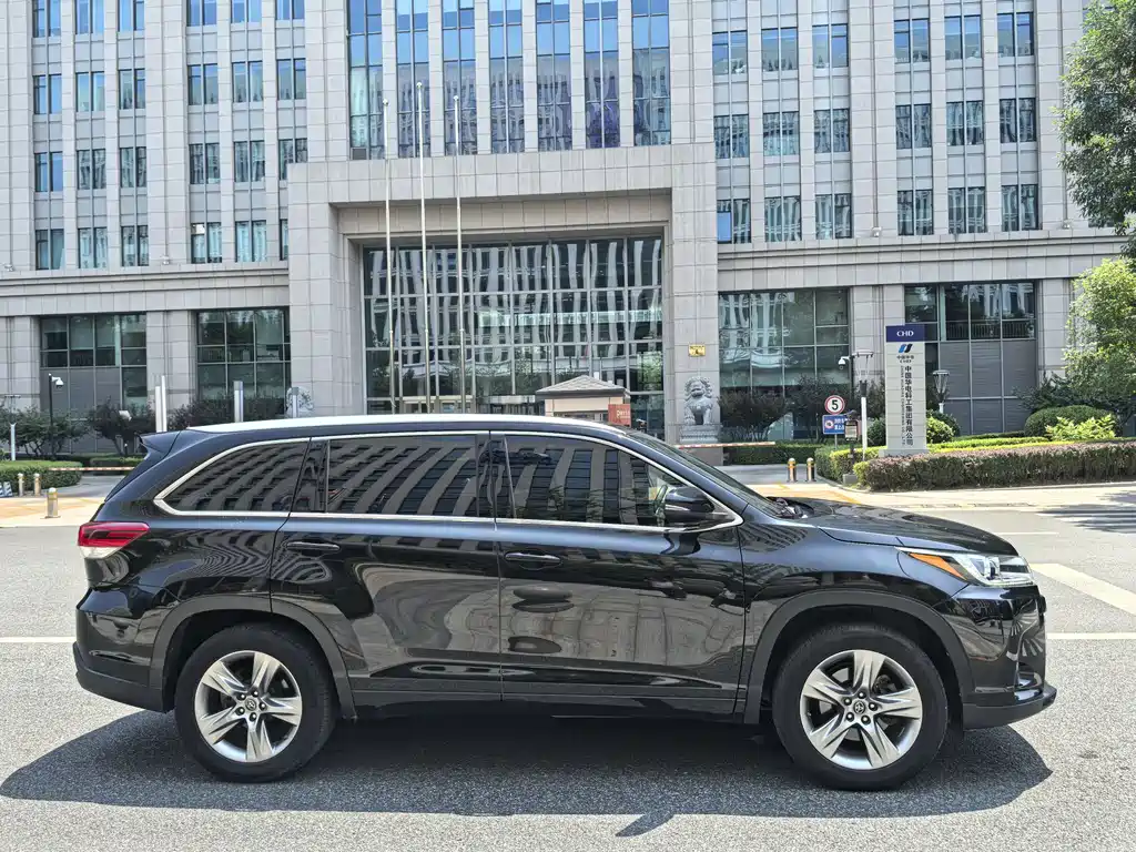 Toyota Highlander — миниатюра 9