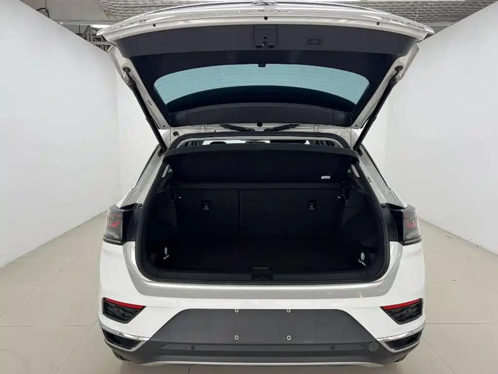 Volkswagen T-Roc — миниатюра 8