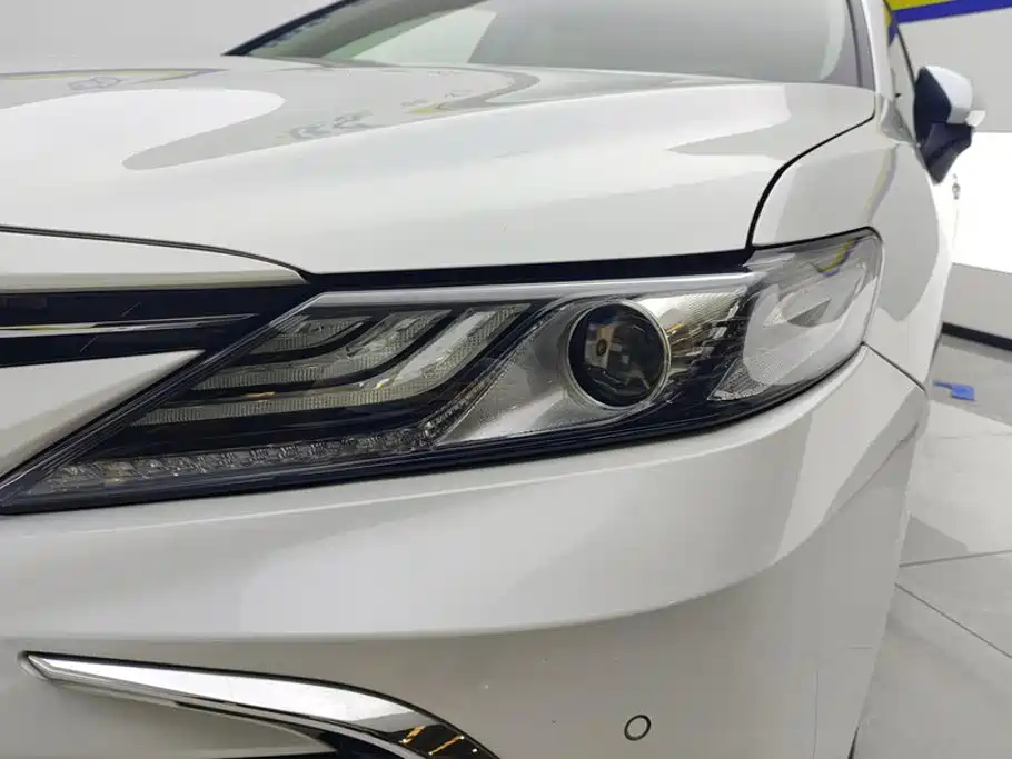 Toyota Camry — миниатюра 5