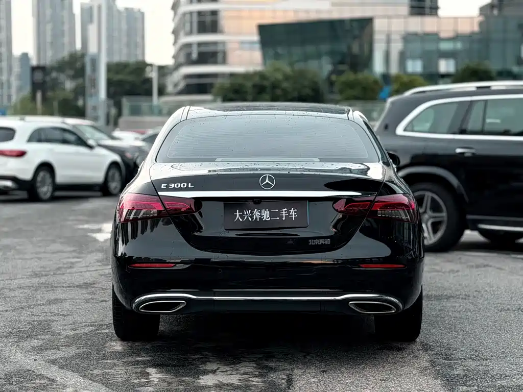 Mercedes-Benz E-Class — миниатюра 7