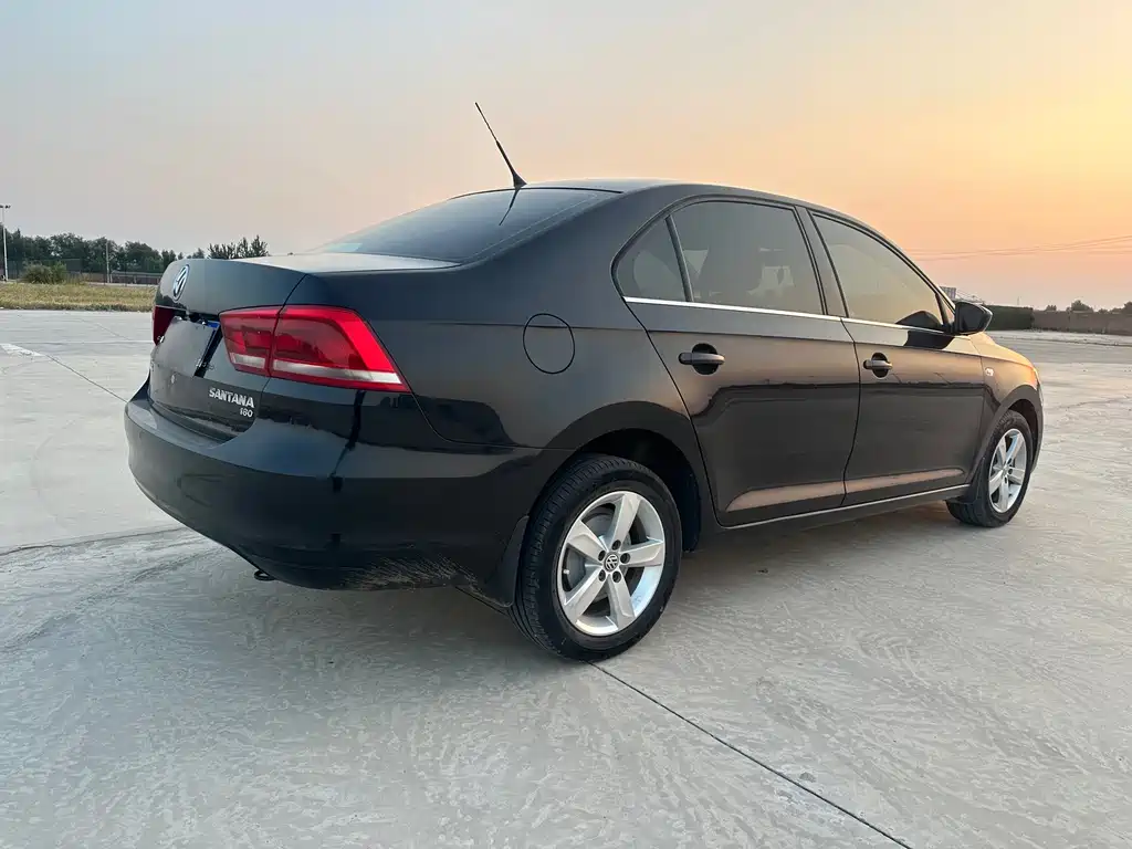 Volkswagen Santana — миниатюра 5