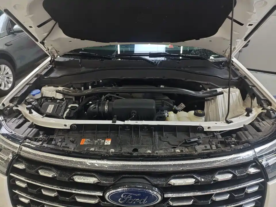 Ford Explorer — миниатюра 5