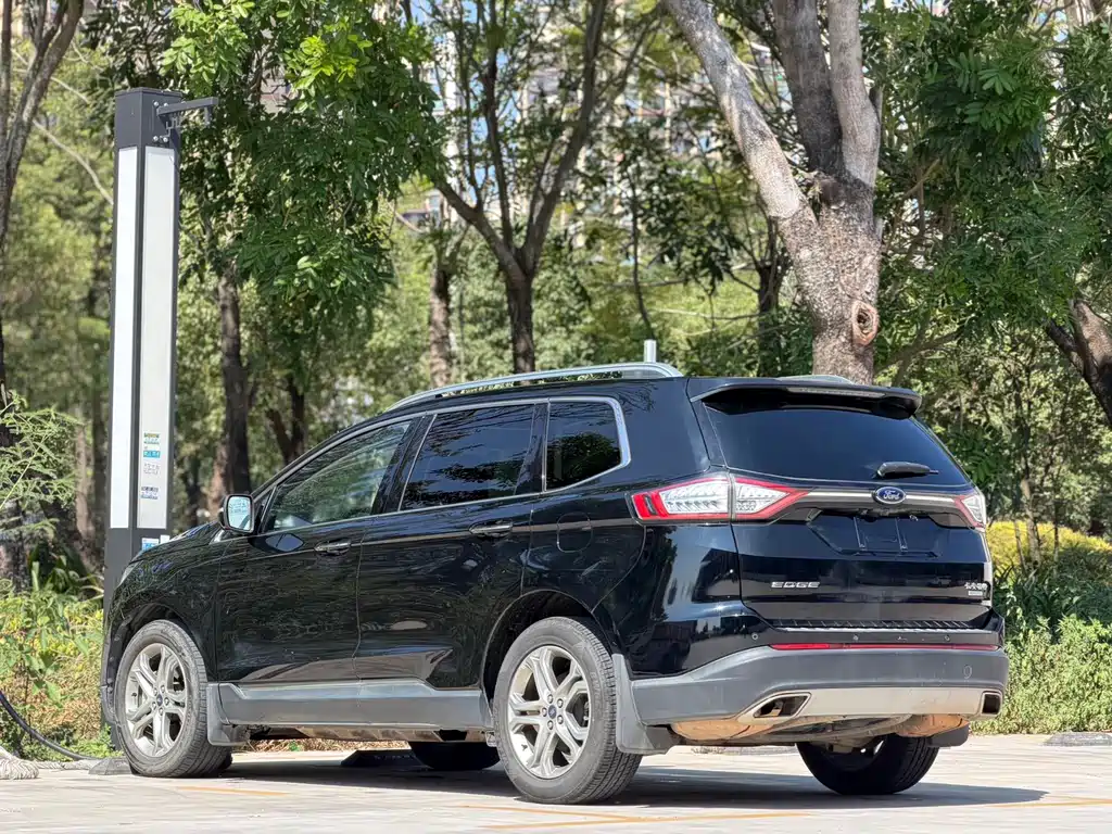 Ford Edge — миниатюра 6