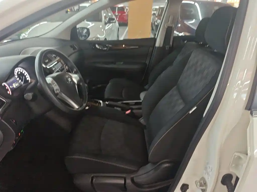 Nissan Tiida — миниатюра 15