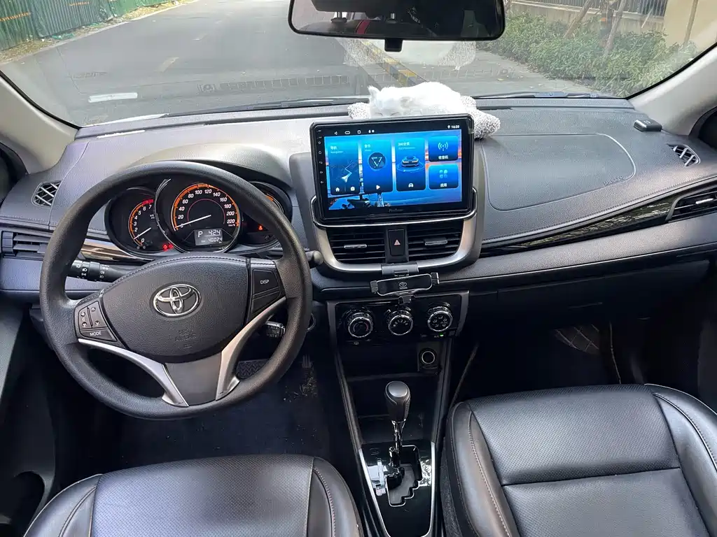 Toyota Yaris L — миниатюра 13