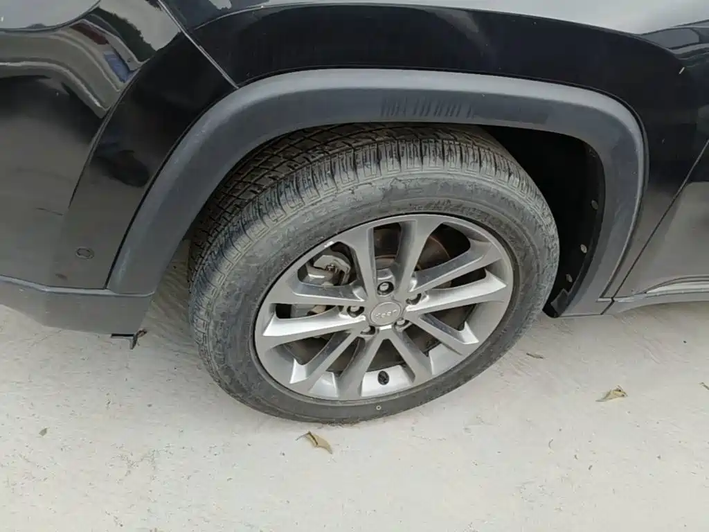 Jeep Commander — миниатюра 23