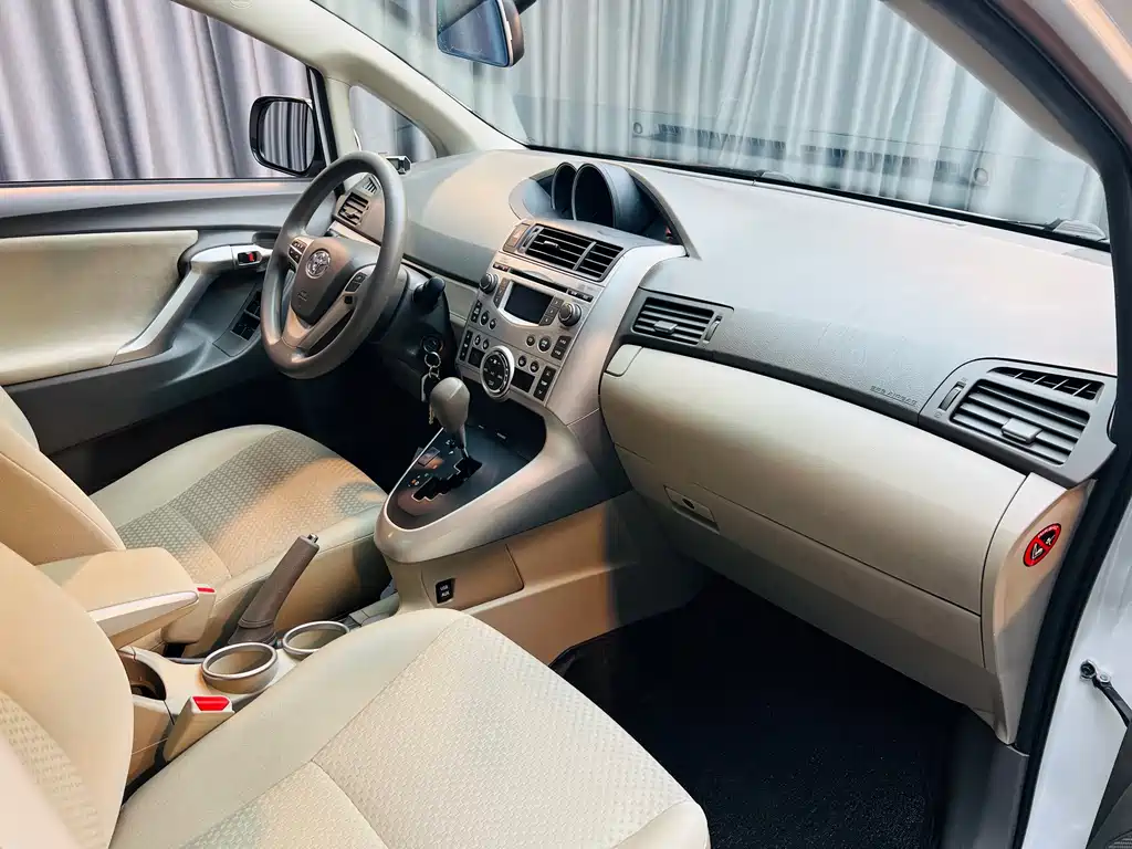 Toyota Verso — миниатюра 10