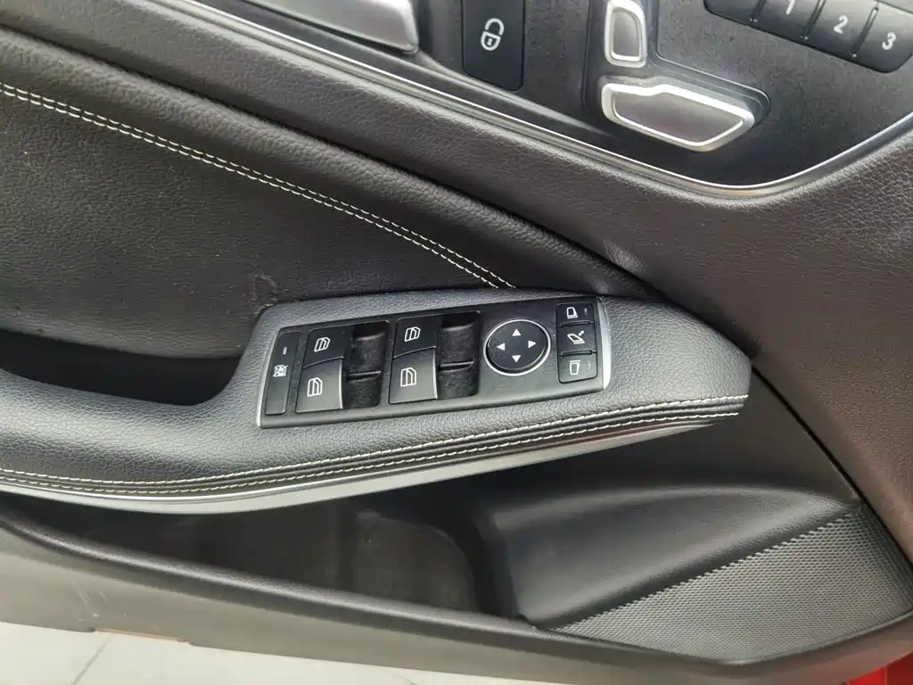 Mercedes-Benz GLA — миниатюра 9