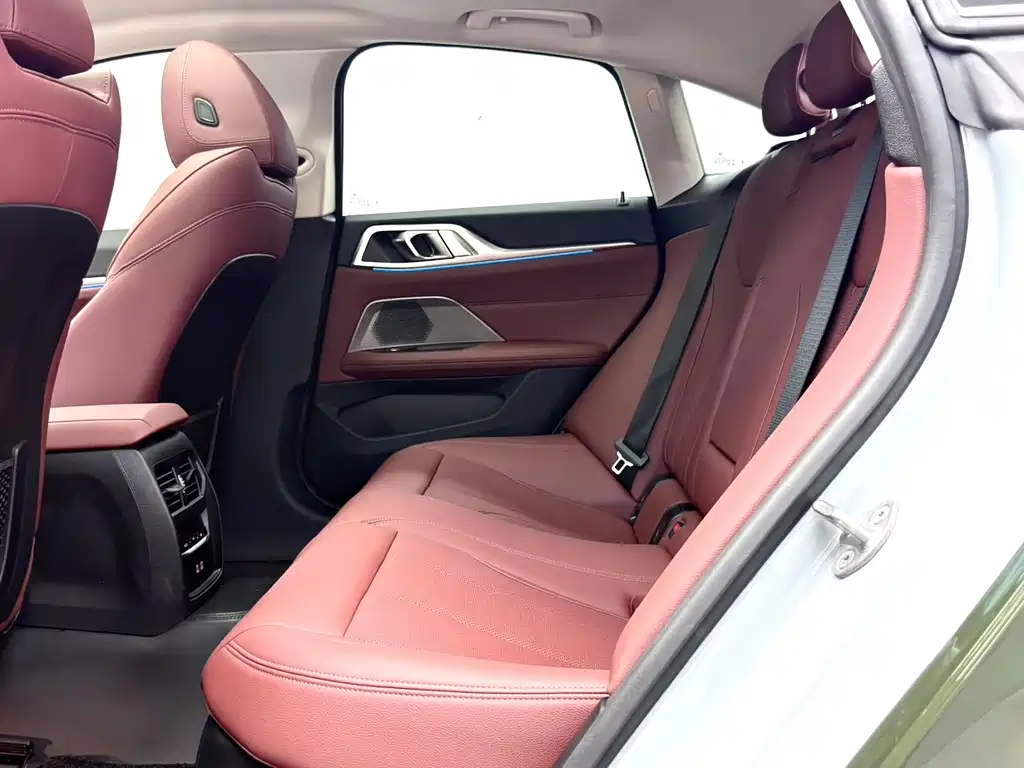 BMW i4 2023 eDrive35