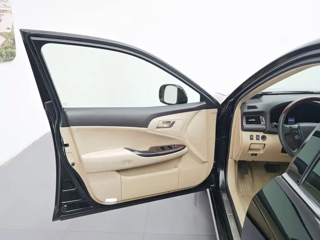Toyota Crown 2010 2.5L Royal