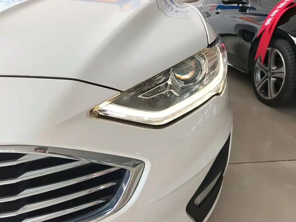 Ford Mondeo — миниатюра 24