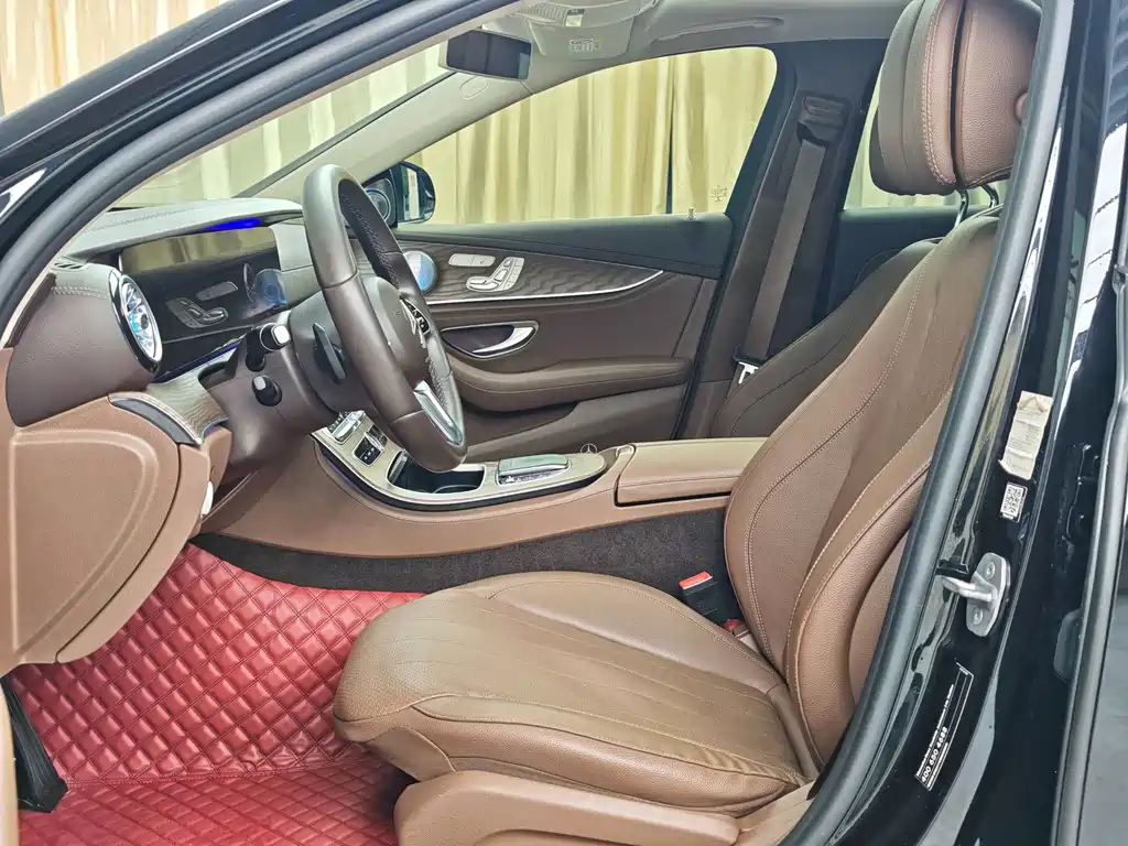 Mercedes-Benz E-Class — миниатюра 7