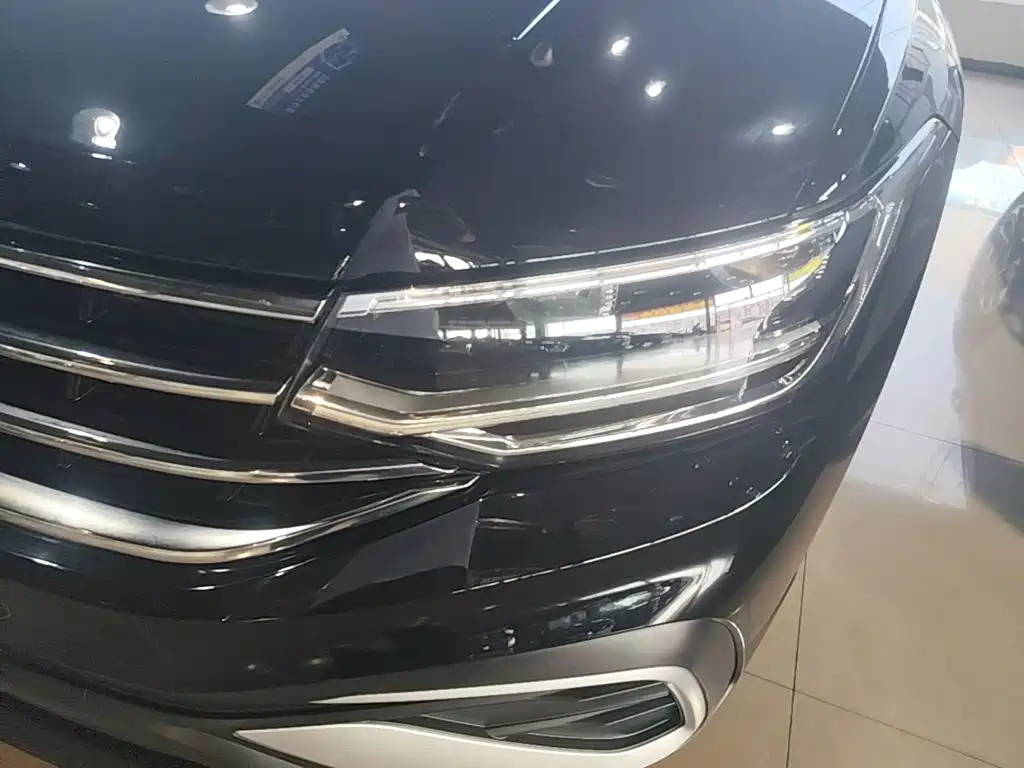Volkswagen Tiguan L — миниатюра 24