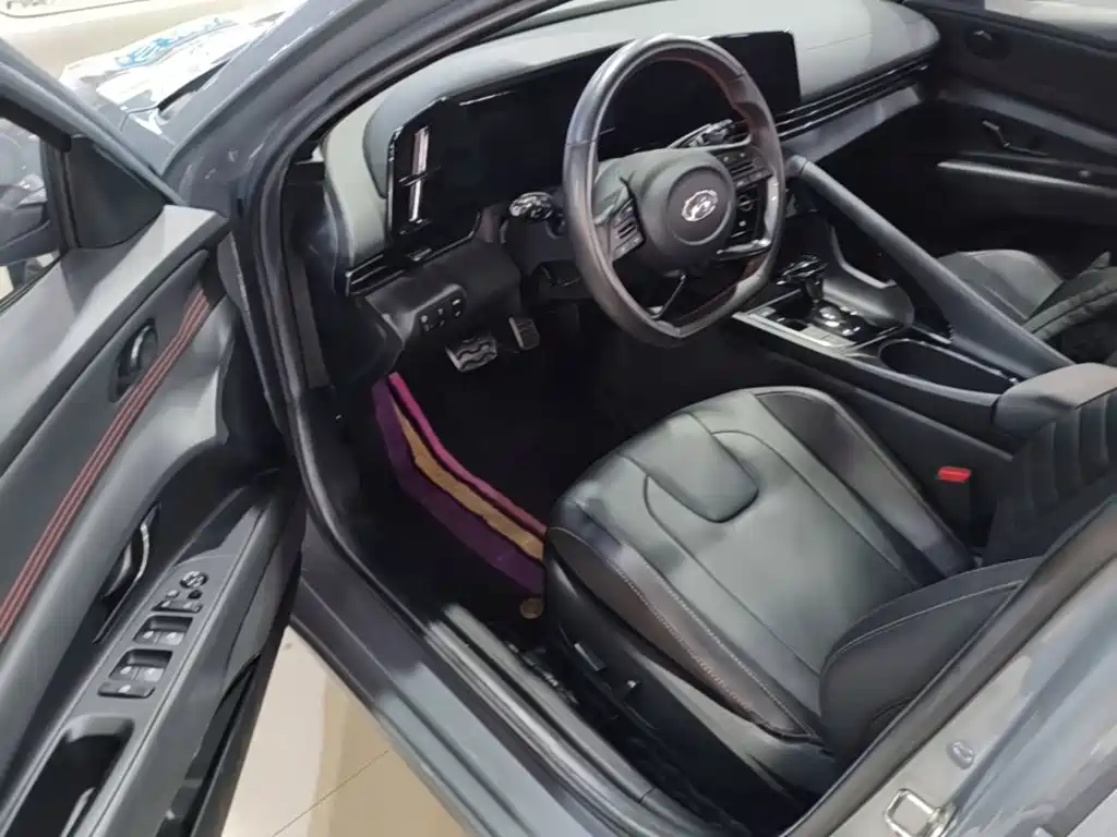 Hyundai Elantra — миниатюра 16
