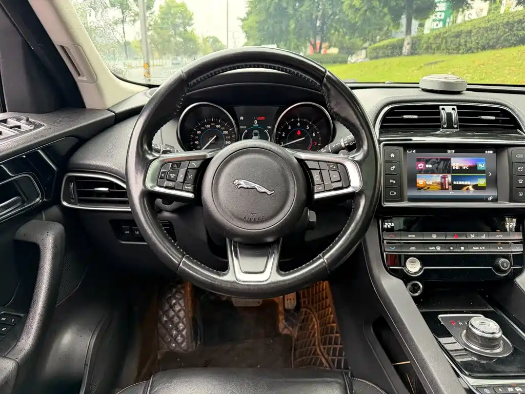 Jaguar F-PACE — миниатюра 14