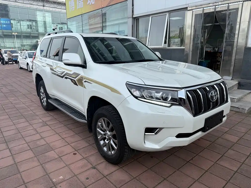 TOYOTA PRADO