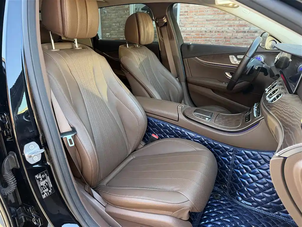 Mercedes-Benz E-Class — миниатюра 12