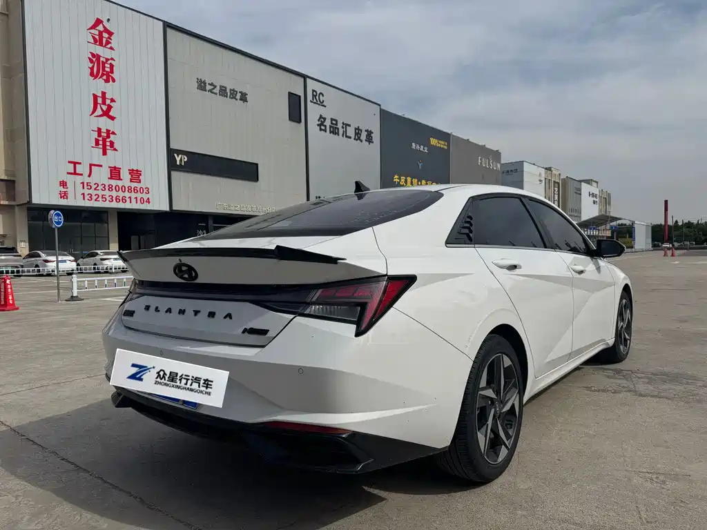 Hyundai Elantra 2021 1.5L CVT LUX Luxury