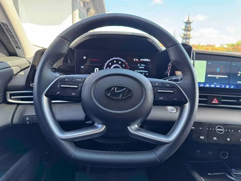 Hyundai Elantra — миниатюра 15